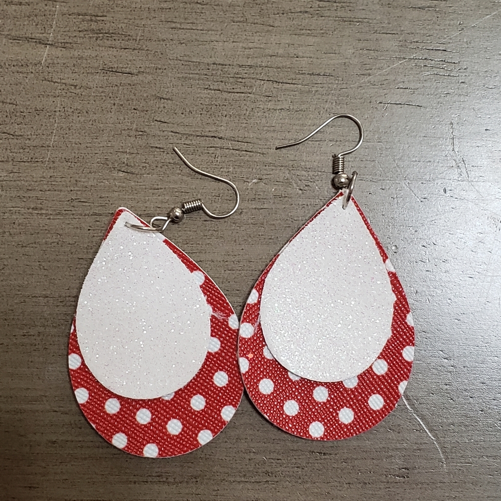 Red and white layered teardrop earrings